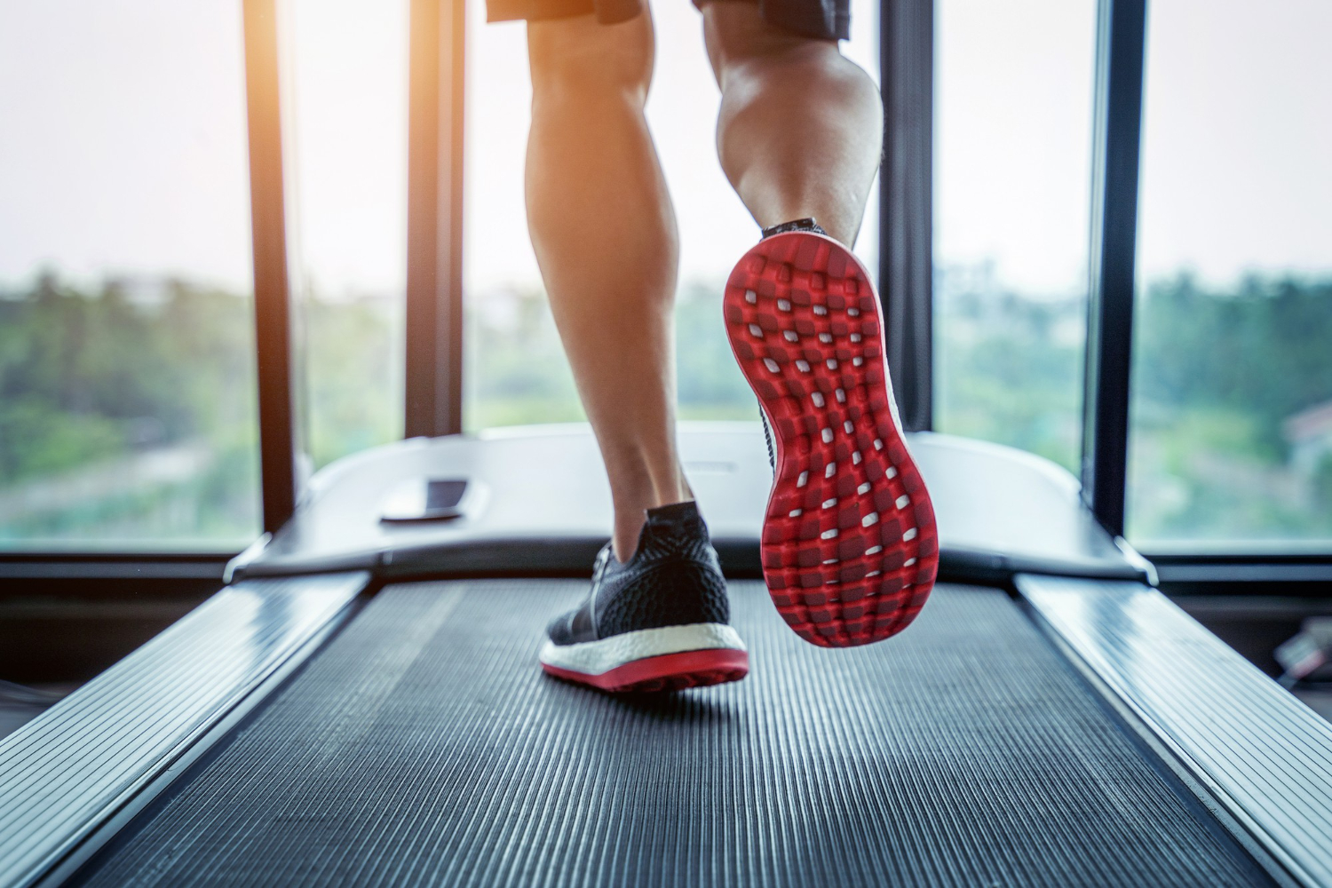 Je bekijkt nu Zijn loopband workouts effectiever dan buiten hardlopen? De wetenschap erachter